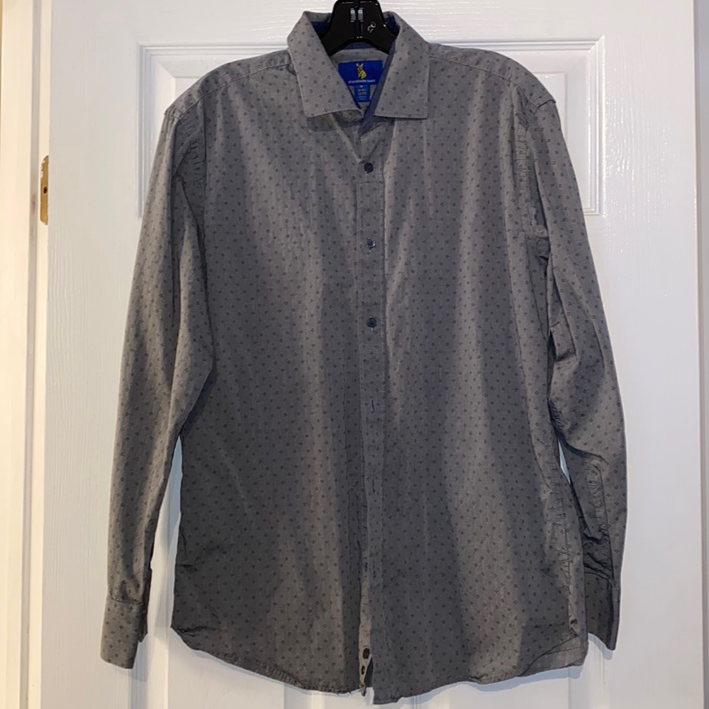 Stockholm suen button down